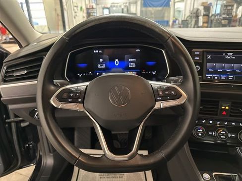 Used 2024 Volkswagen Jetta SE image 17