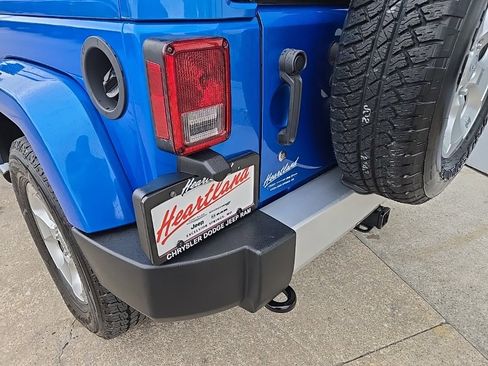 Used 2015 Jeep Wrangler Unlimited Sahara w/ Connectivity Group image 20