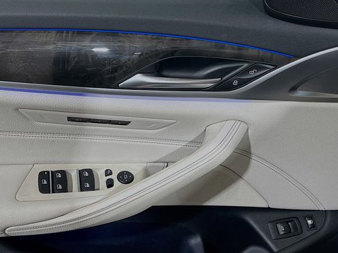 Used 2018 BMW 530e image 14