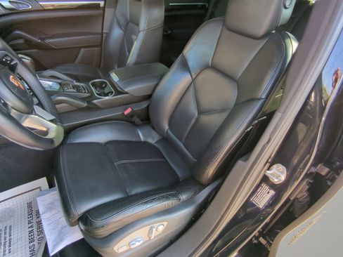 Used 2016 Porsche Cayenne image 50