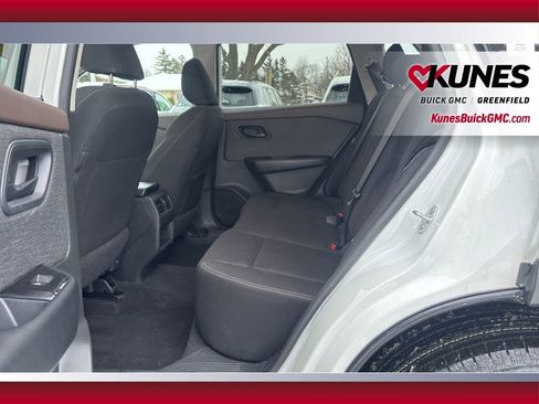 Used 2023 Nissan Rogue S image 31