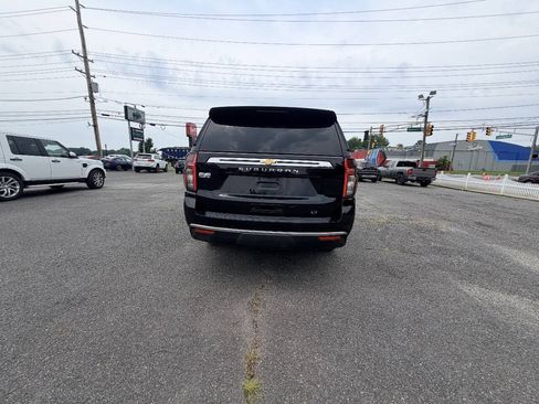 Used 2022 Chevrolet Suburban LT AWD/4WD image 27