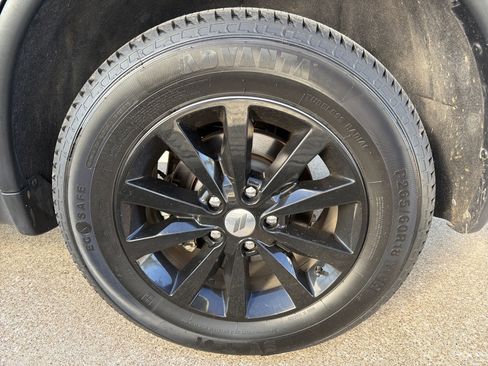 Used 2022 Dodge Durango SXT image 24