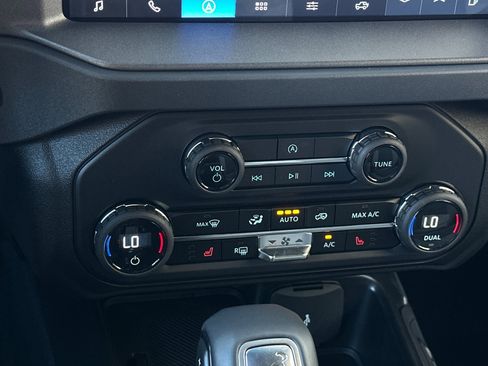 New 2025 Ford Bronco Big Bend image 20