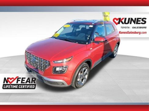 Used 2025 Hyundai Venue SEL image 1