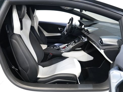 Used 2015 Lamborghini Huracan LP 610-4 image 30