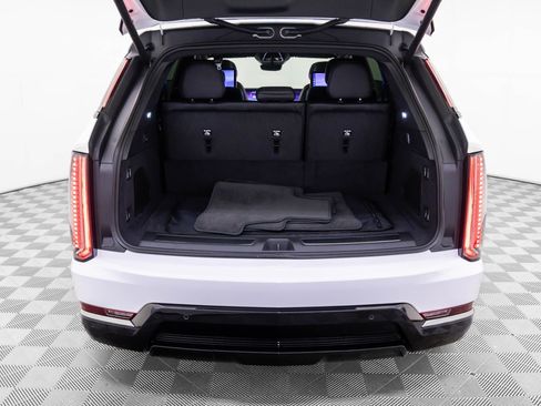New 2025 Cadillac Escalade IQ Sport 1 w/ LPO, ONYX Package image 31