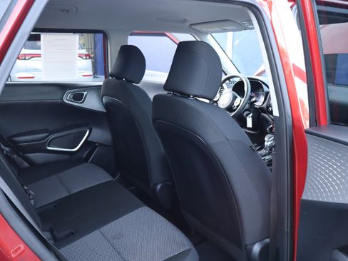 Used 2021 Kia Soul LX image 32