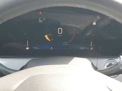 Certified 2024 Chevrolet Trax LT w/ Driver Confidence Package FWD image 19