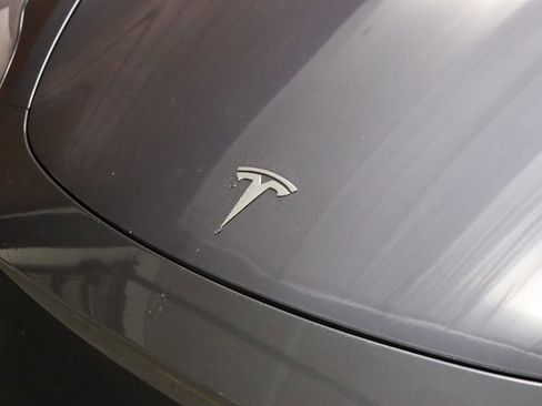 Used 2022 Tesla Model Y Long Range image 5