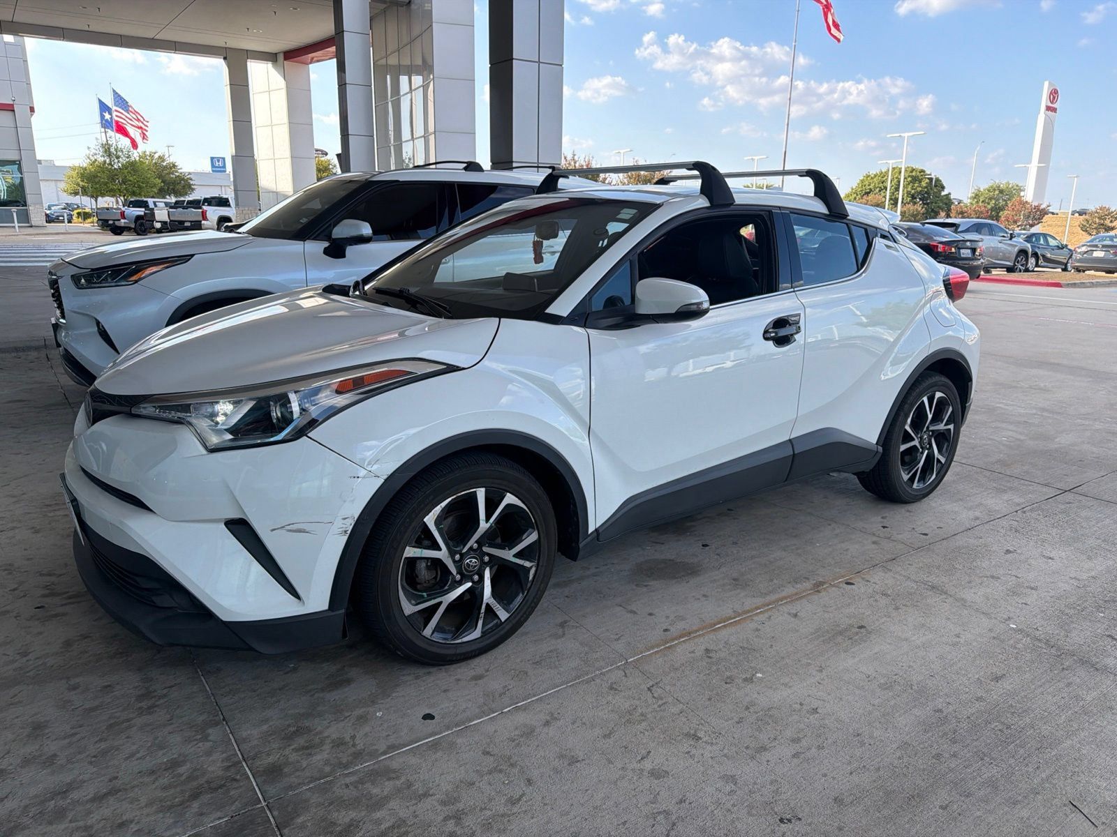 Used 2019 Toyota C-HR Limited FWD image 1