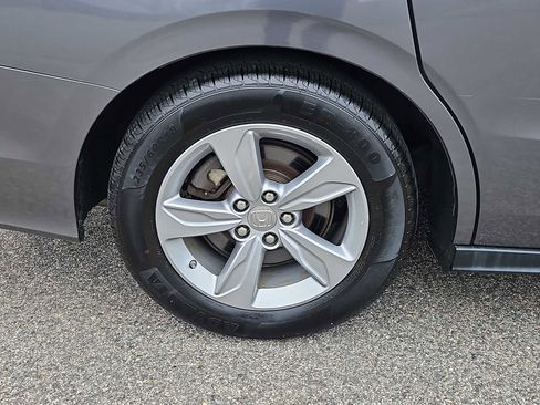 Used 2018 Honda Odyssey EX image 9
