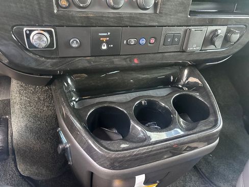 Used 2025 Chevrolet Express 2500 w/ Driver Convenience Package RWD image 7