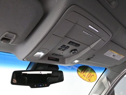 Used 2020 GMC Yukon Denali w/ Denali Premium Package image 31