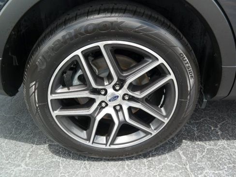 Used 2017 Ford Explorer Sport w/ Equipment Group 401A AWD/4WD image 26
