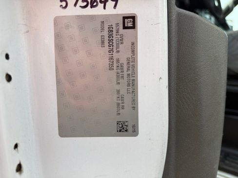 Used 2016 Chevrolet Express 3500 image 31