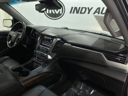 Used 2017 Chevrolet Suburban LT image 19
