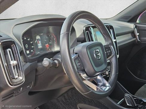 Used 2019 Volvo XC40 T5 R-Design AWD/4WD image 10