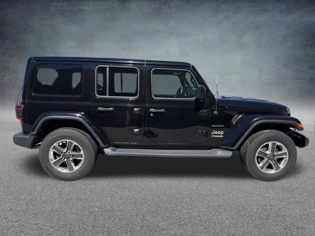 Used 2018 Jeep Wrangler Unlimited Sahara AWD/4WD image 6