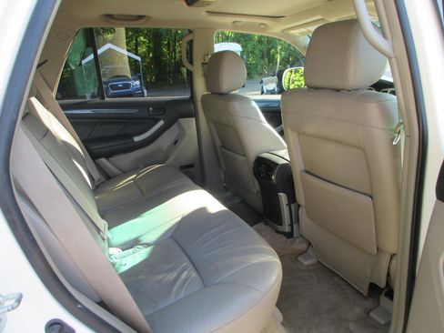 Used 2005 Toyota 4Runner Limited AWD/4WD image 16