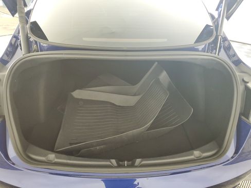 Used 2023 Tesla Model 3 Standard Range image 30