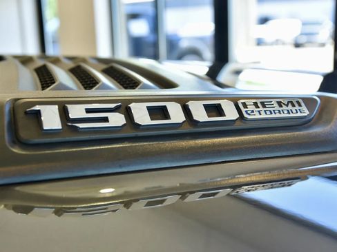 Used 2022 RAM 1500 Laramie AWD/4WD image 10