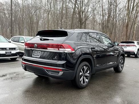 Certified 2025 Volkswagen Atlas Cross Sport SE image 4