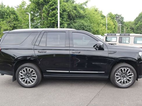 Used 2023 GMC Yukon Denali Ultimate AWD/4WD image 4