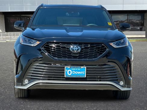 Used 2025 Toyota Highlander XSE AWD/4WD image 11