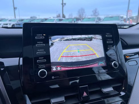 Used 2023 Toyota Camry SE w/ Cold Weather Package image 17