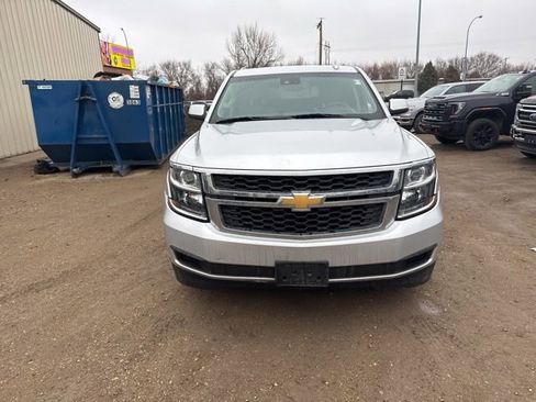Used 2020 Chevrolet Suburban LT image 2