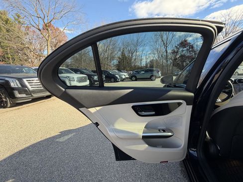 Used 2022 Mercedes-Benz C 300 4MATIC Sedan image 21