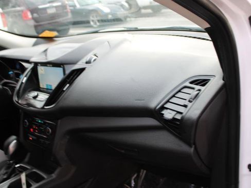 Used 2019 Ford Escape SE FWD image 17