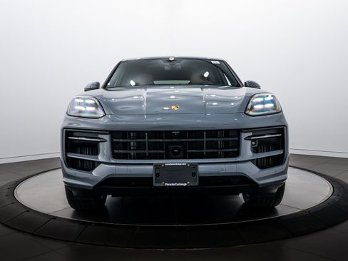 Certified 2026 Porsche Cayenne image 10