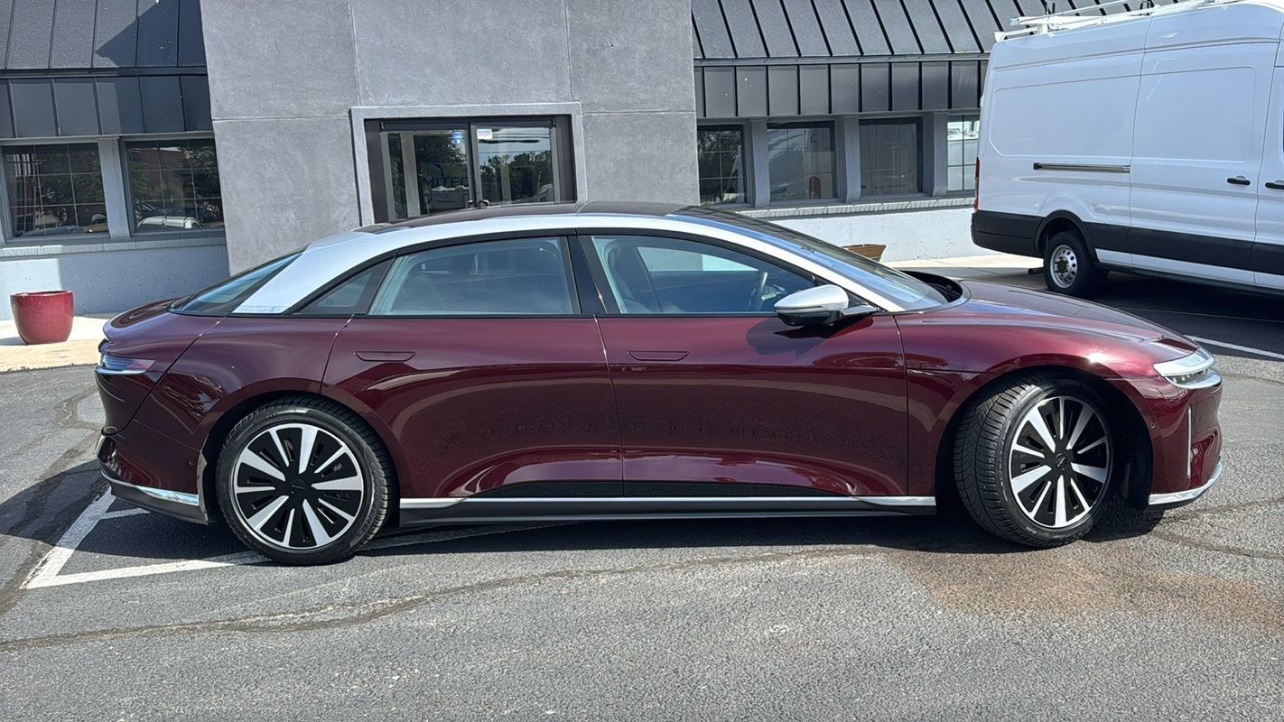 Used 2024 Lucid Air Grand Touring AWD/4WD image 2