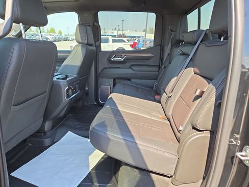 Used 2023 Chevrolet Silverado 1500 High Country w/ High Country Premium Package AWD/4WD image 32