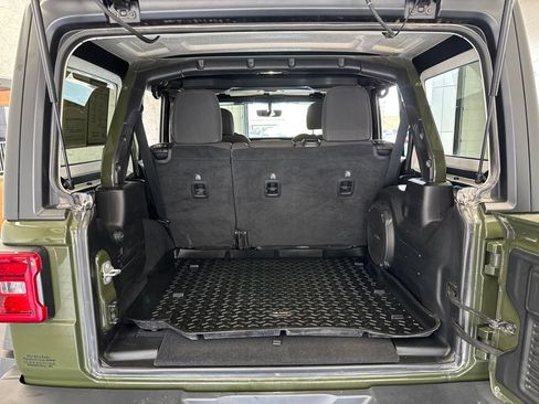 Used 2020 Jeep Wrangler Unlimited Rubicon AWD/4WD image 10
