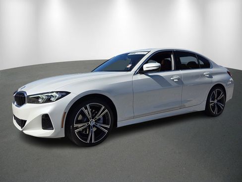 Used 2024 BMW 330i Sedan w/ Premium Package image 3