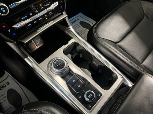 Used 2022 Ford Explorer Limited image 45
