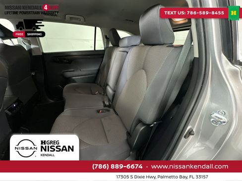 Used 2024 Toyota Highlander LE image 26