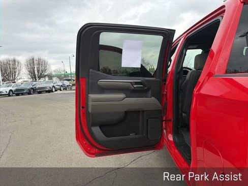 Used 2024 Chevrolet Silverado 1500 ZR2 image 33