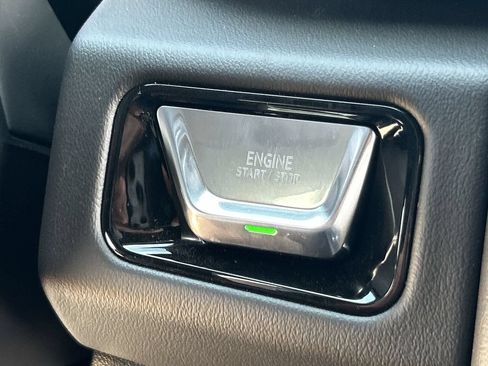 New 2026 GMC Yukon AT4 w/ AT4 Premium Package AWD/4WD image 17