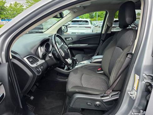 Used 2020 Dodge Journey SE w/ SE Popular Equipment Group FWD image 11