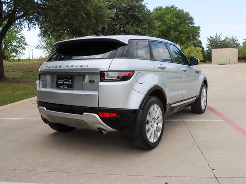Used 2016 Land Rover Range Rover Evoque SE AWD/4WD image 7