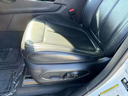 Used 2023 Jeep Grand Cherokee 4WD 4xe image 21