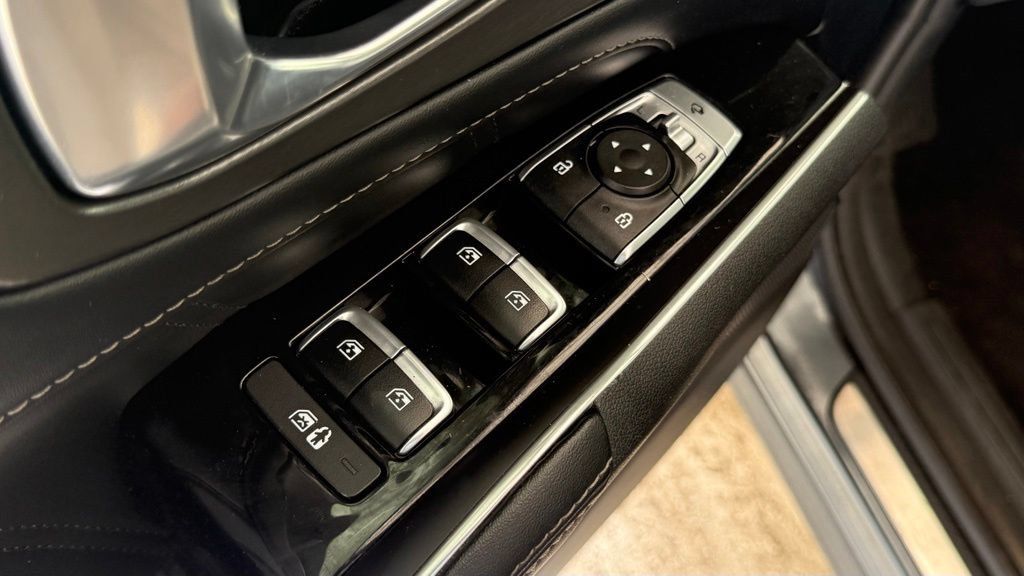 Used 2023 Kia Sorento SX AWD/4WD image 24