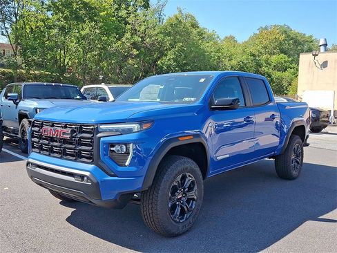 New 2025 GMC Canyon Elevation w/ Convenience Package image 2