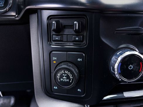 Used 2023 Ford F150 Platinum image 28