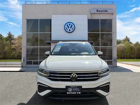 Certified 2022 Volkswagen Tiguan SE w/ Panoramic Sunroof Package image 7