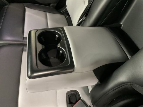 Used 2022 Ford Explorer XLT w/ Equipment Group 202A image 16